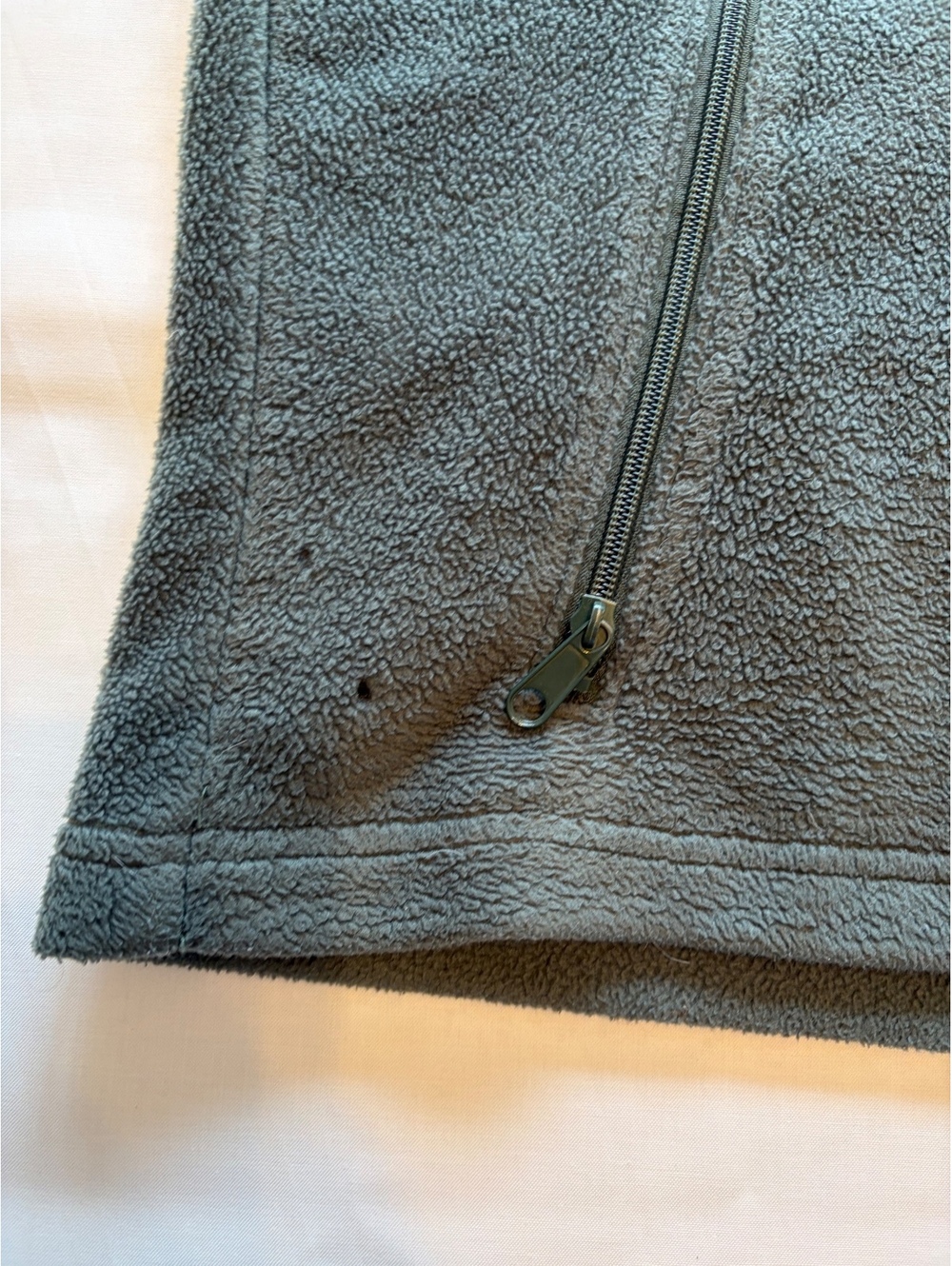 Columbia Men’s Fleece Vest - Picture 2 of 7
